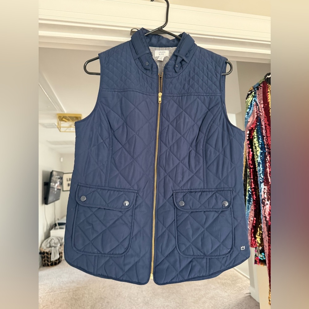 Crown & Ivy women’s lined vest